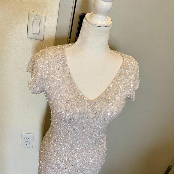 Theia Cap Sleeve White / Silver Sequin Dress Size 2 - Picture 3 of 9